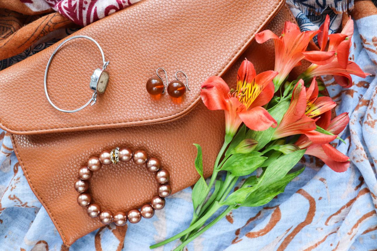 5 Acessórios Femininos Que Nunca Saem de Moda