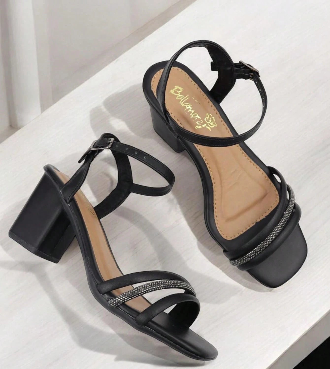 Sandália Feminina Salto Grosso Bloco Elegante Médio Com Brilho Fecho De Fivela Cores Preto,Offwhite,Nude,Azul Carnaval