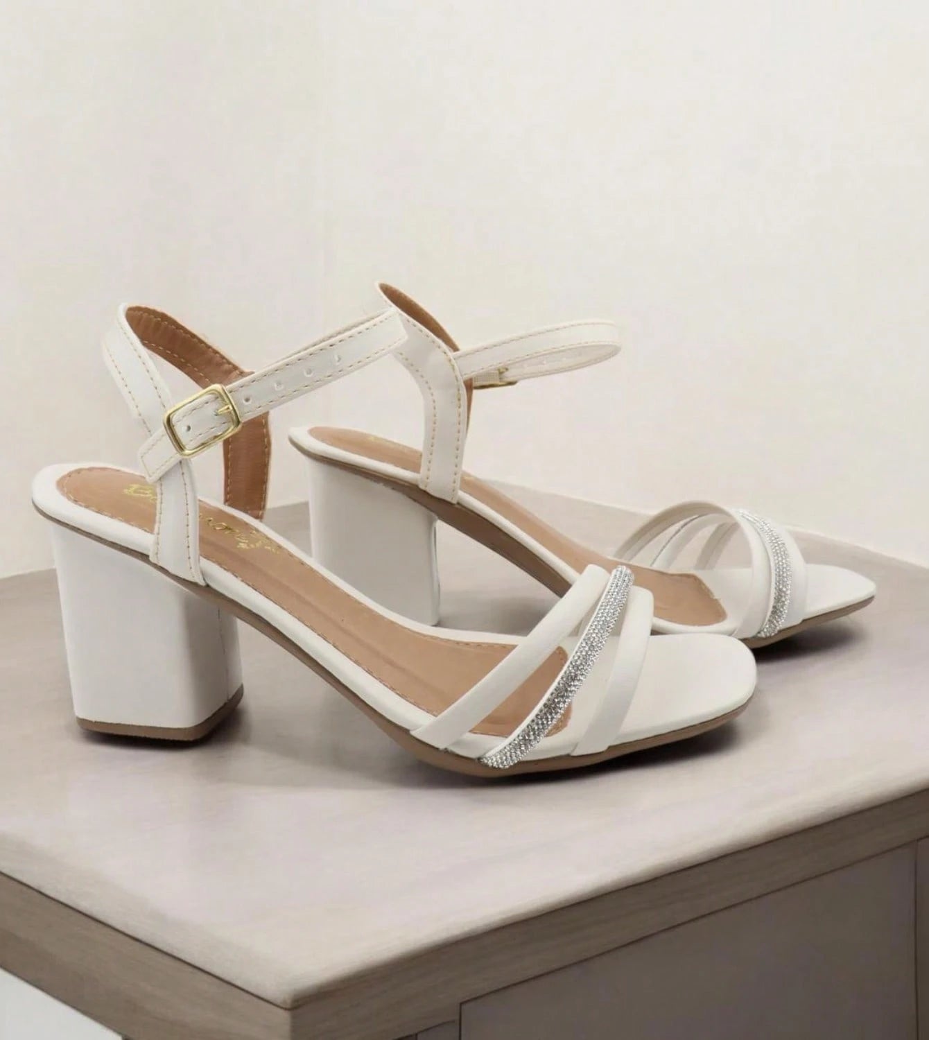 Sandália Feminina Salto Grosso Bloco Elegante Médio Com Brilho Fecho De Fivela Cores Preto,Offwhite,Nude,Azul Carnaval