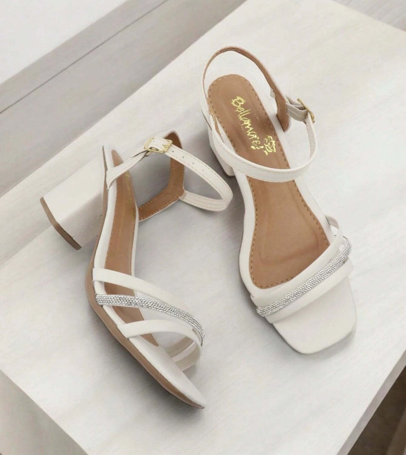 Sandália Feminina Salto Grosso Bloco Elegante Médio Com Brilho Fecho De Fivela Cores Preto,Offwhite,Nude,Azul Carnaval
