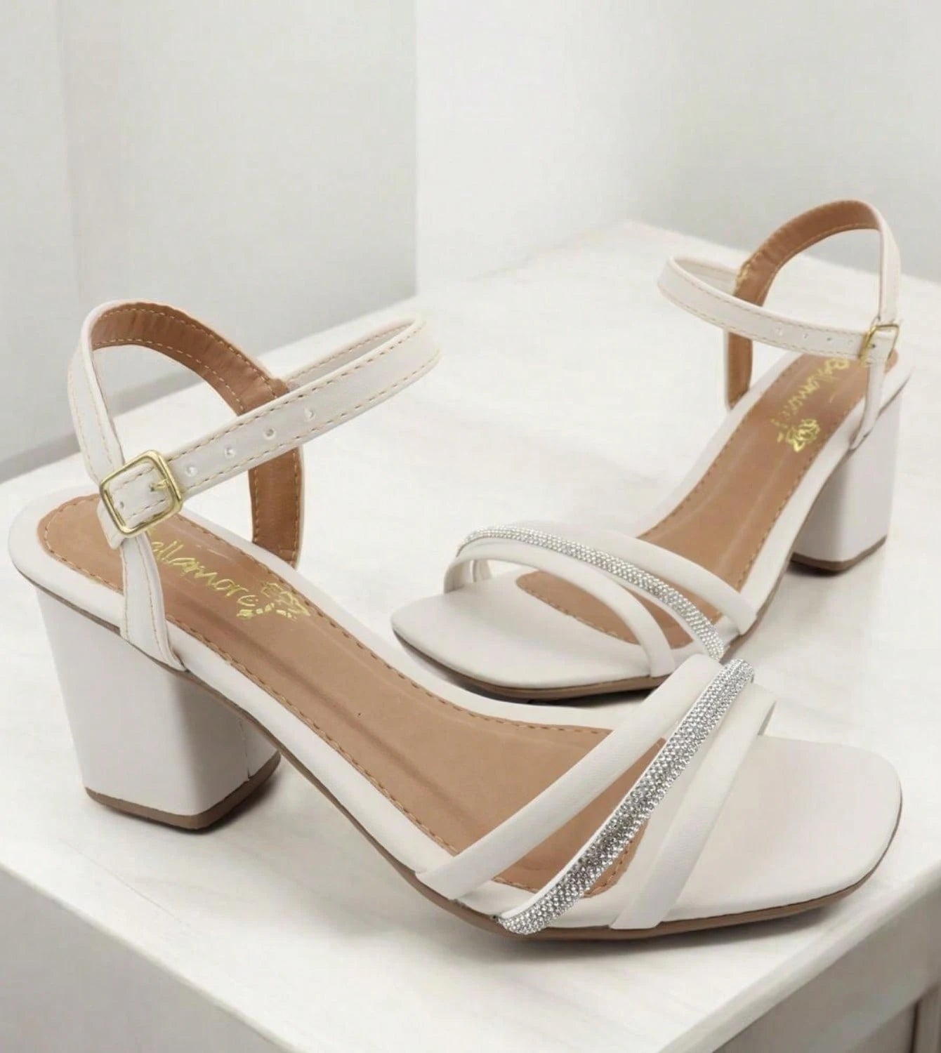 Sandália Feminina Salto Grosso Bloco Elegante Médio Com Brilho Fecho De Fivela Cores Preto,Offwhite,Nude,Azul Carnaval