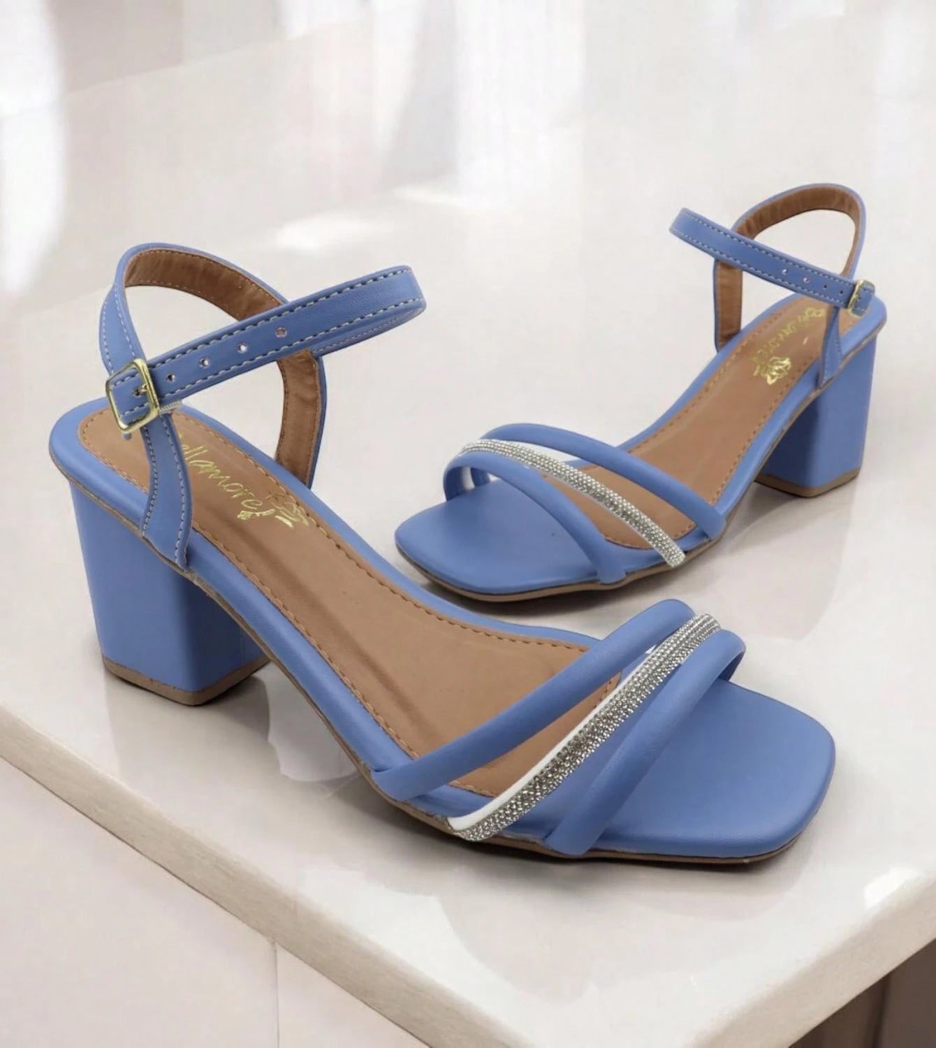 Sandália Feminina Salto Grosso Bloco Elegante Médio Com Brilho Fecho De Fivela Cores Preto,Offwhite,Nude,Azul Carnaval