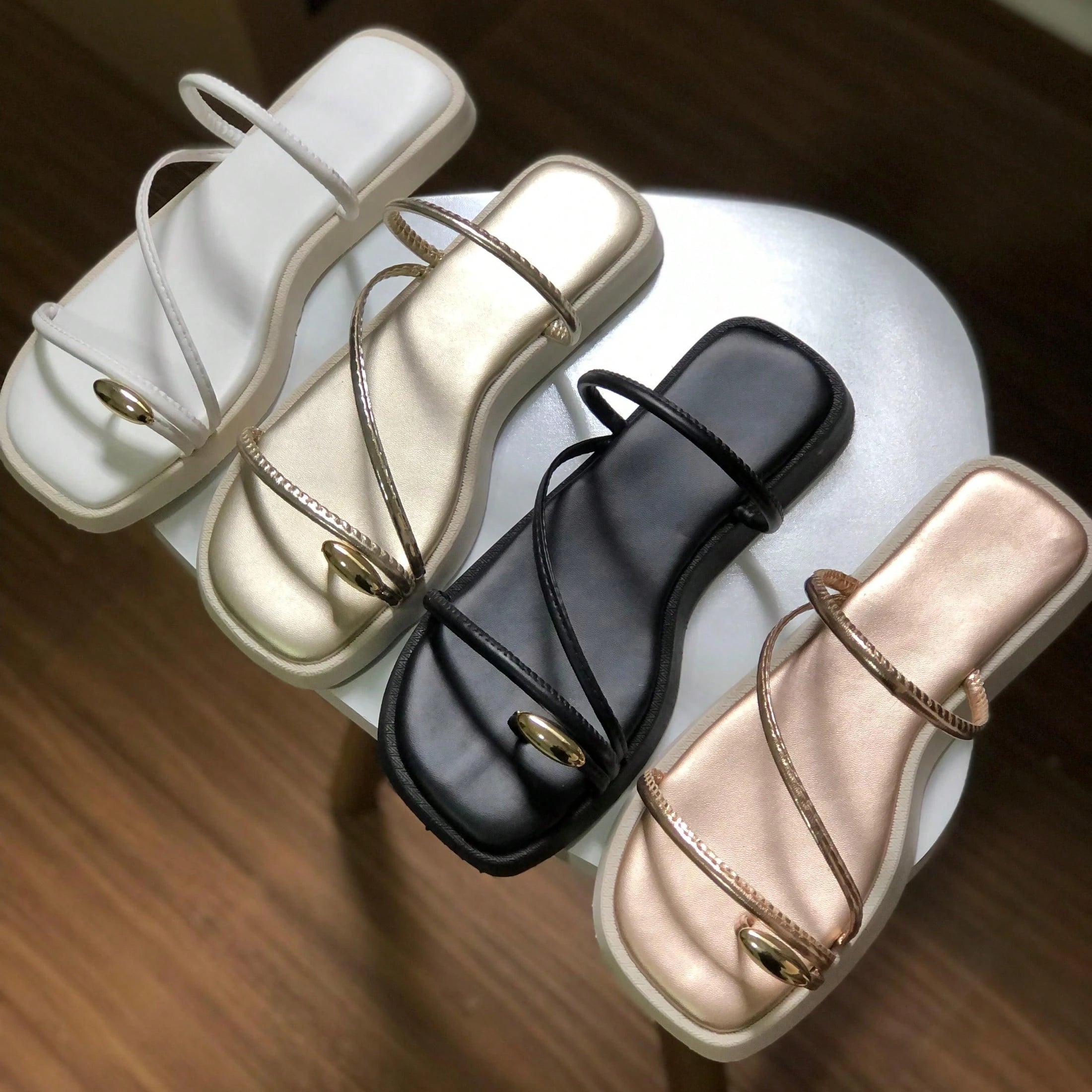 Sandália Feminina Flatform com detalhe em abs no dedinho elegante rasteirinha feminina