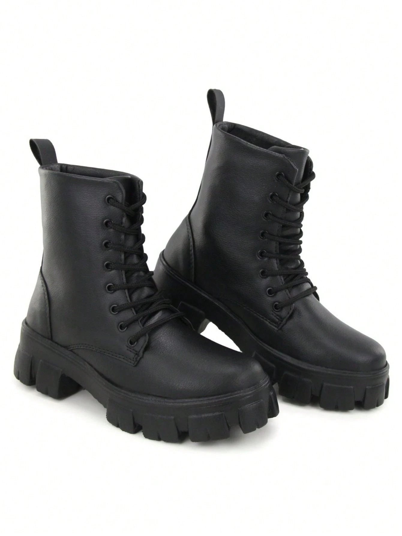 Coturno Tratorado Bota Feminina Chunky Street Style Moda Blogueira Cano Curto